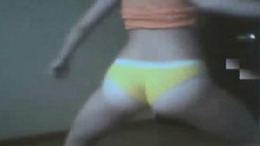 Teen posing in her yellow panties and doing a sexy strip dance