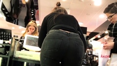 AMAZING BUSTY MILF TIGHT JEANS 2